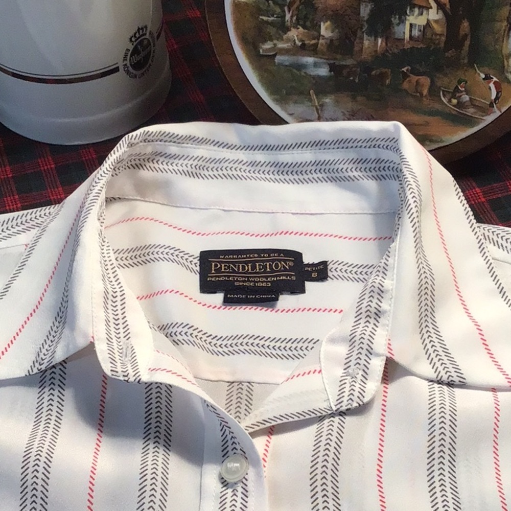 🌲Pendleton White Black Red Pinstripe Crepe Semi Sheer Tailored Blouse Sz. 8P - Picture 2 of 6